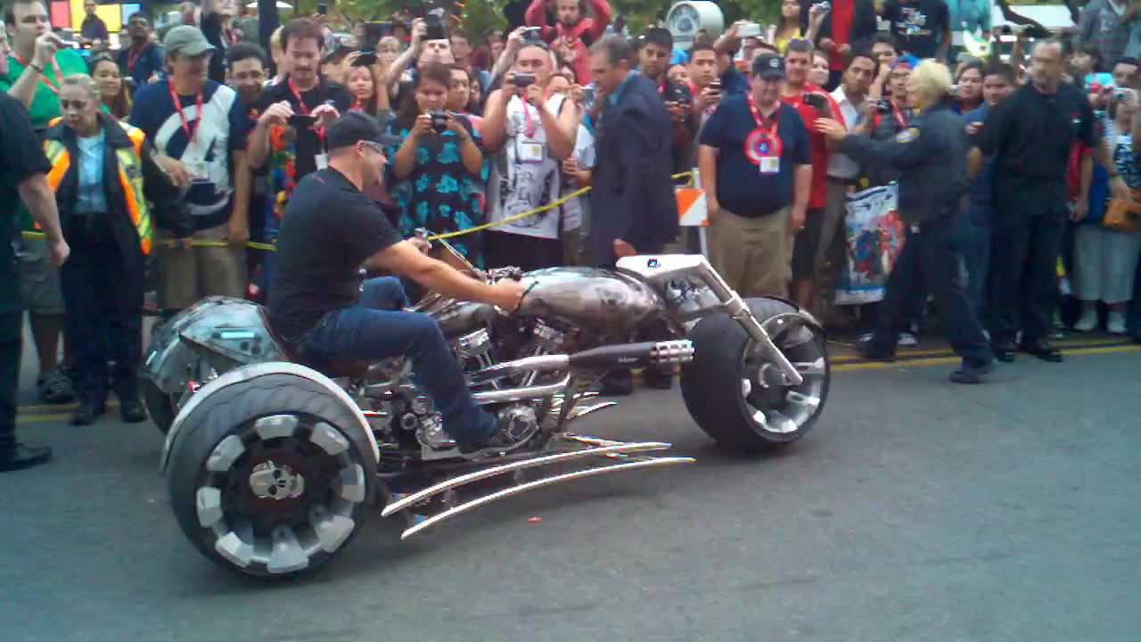 Unveiling of Gears of War 3 Trike At SDCC 2011 in