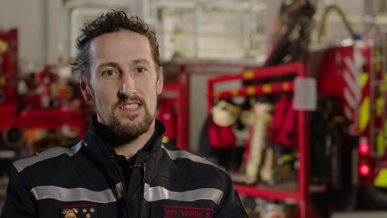 Brand in bestelwagen | Helden van Hier: Door het Vuur