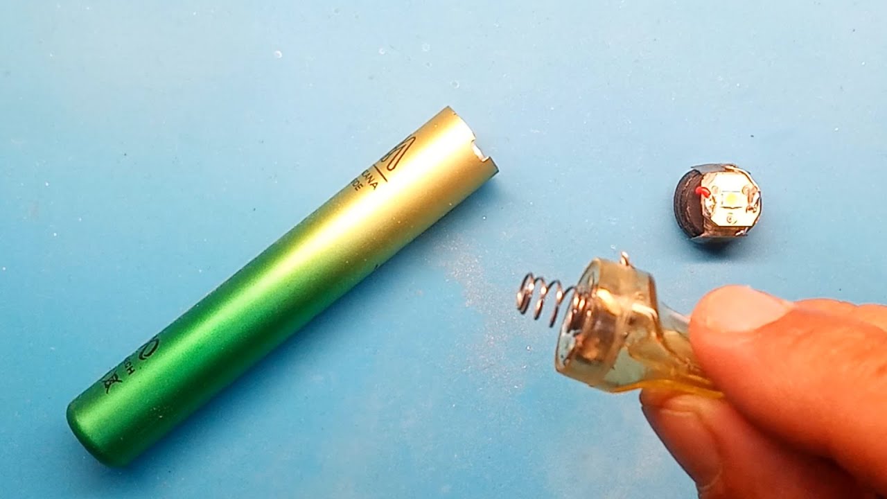 Hacer gratis potente linterna casera reciclar vaper/ Diy free powerful homemade flashlight recycle