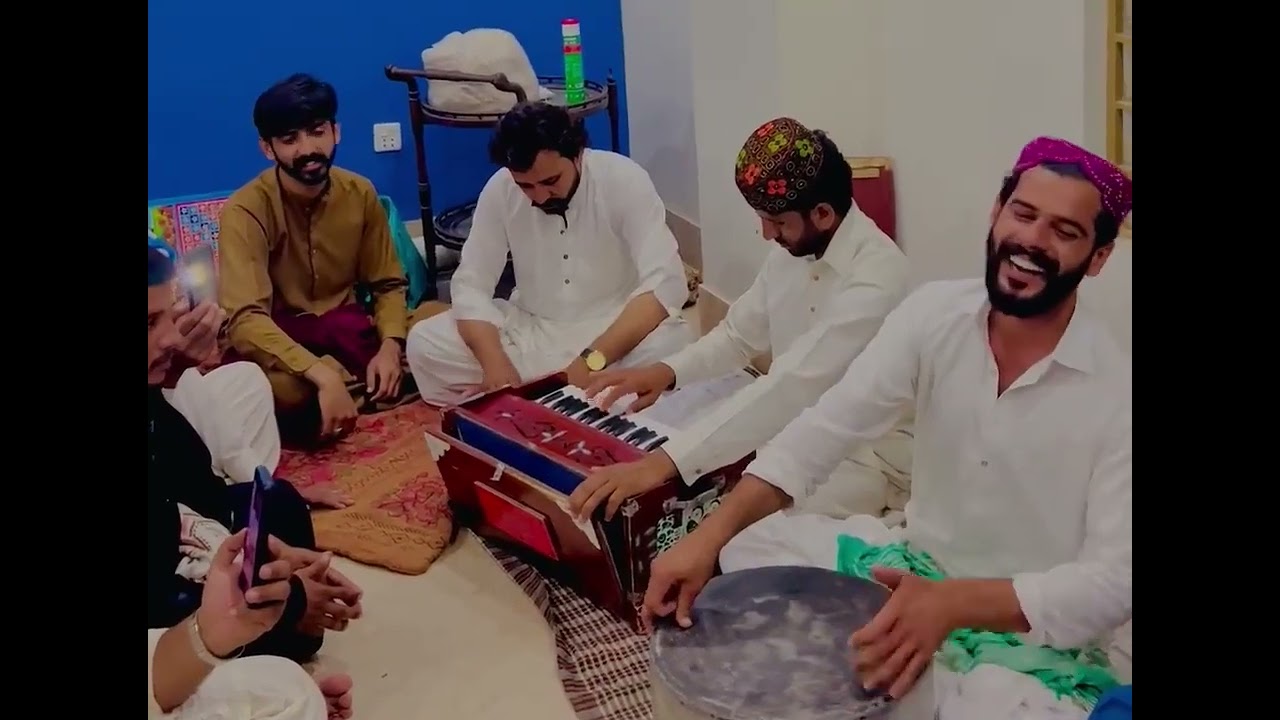 سینگھیاں گھننڑ جلوں ہا چولا بازار دے وچ❤️آواز جنوں خان سہرانی❤️by Baloch Graphy 🎧