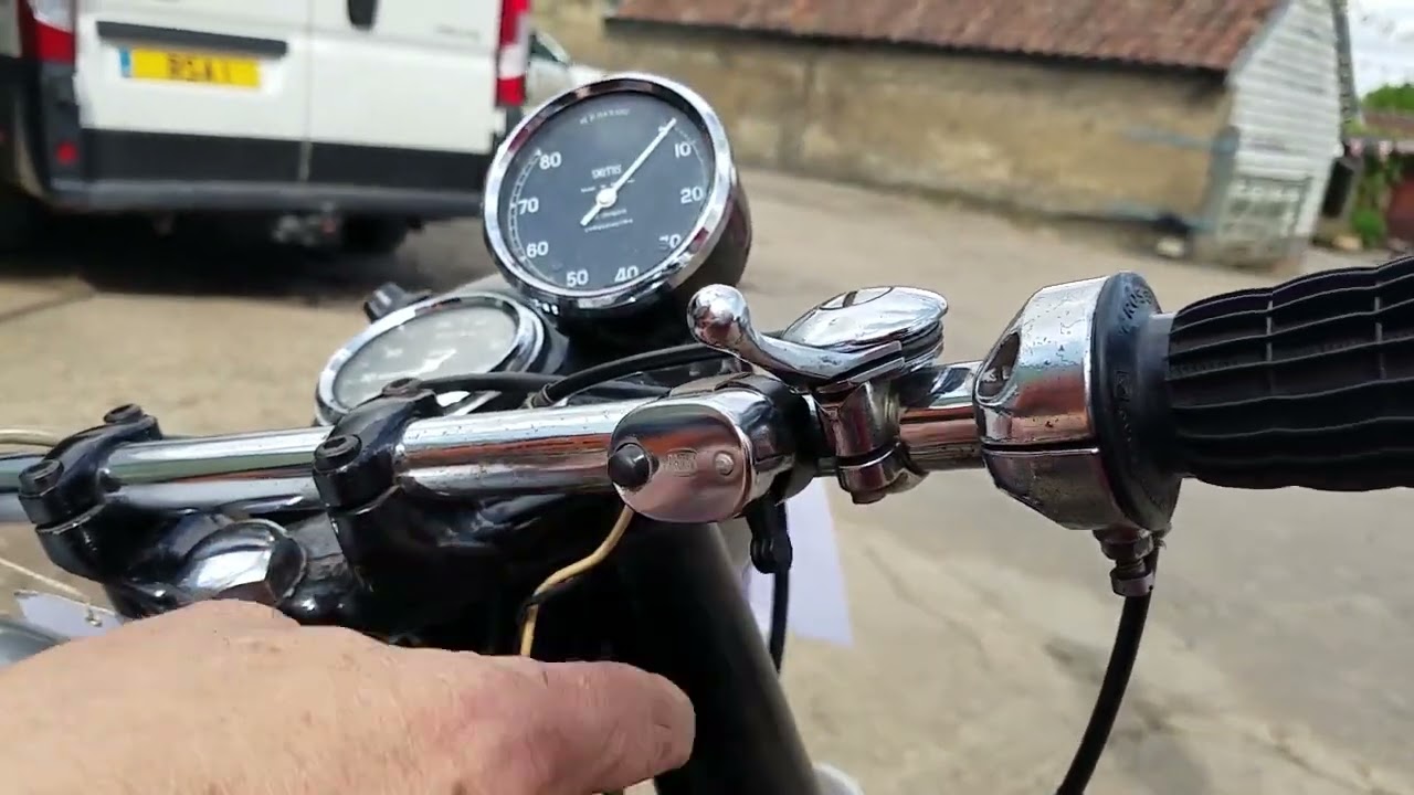 1965 Norton 650ss 650cc at Andy Tiernans #08470NRT