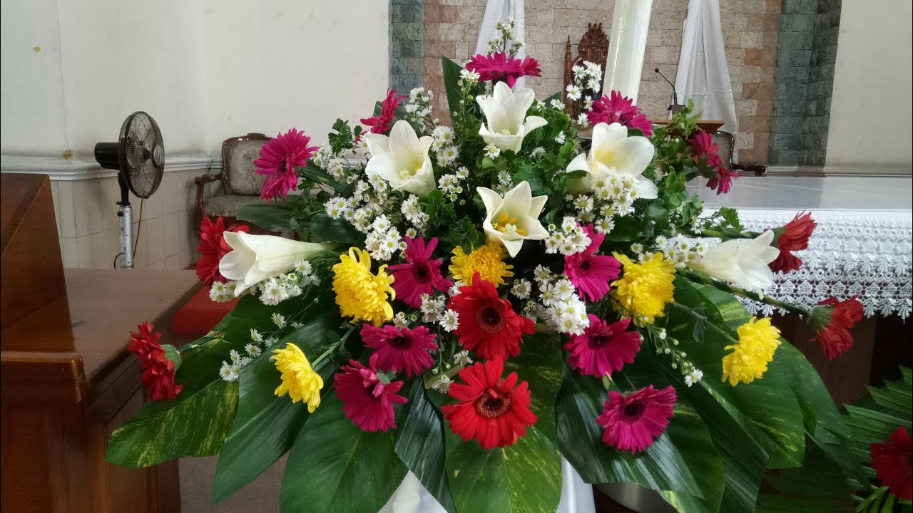 Cara Merangkai Bunga Cantik di samping Altar