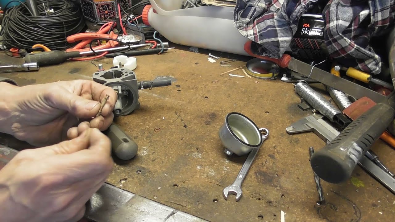 Cleaning carburetor/ Förgasarrengöring