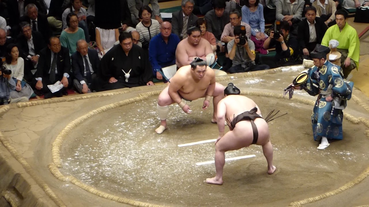 Sekiwake Tamawashi (9-4) - Yokozuna Hakuho (13-0) , Sumo : Natsubasho '17