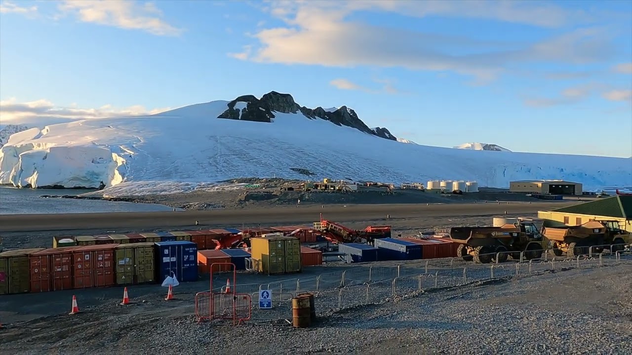 Dash 7 landing 09/02/26