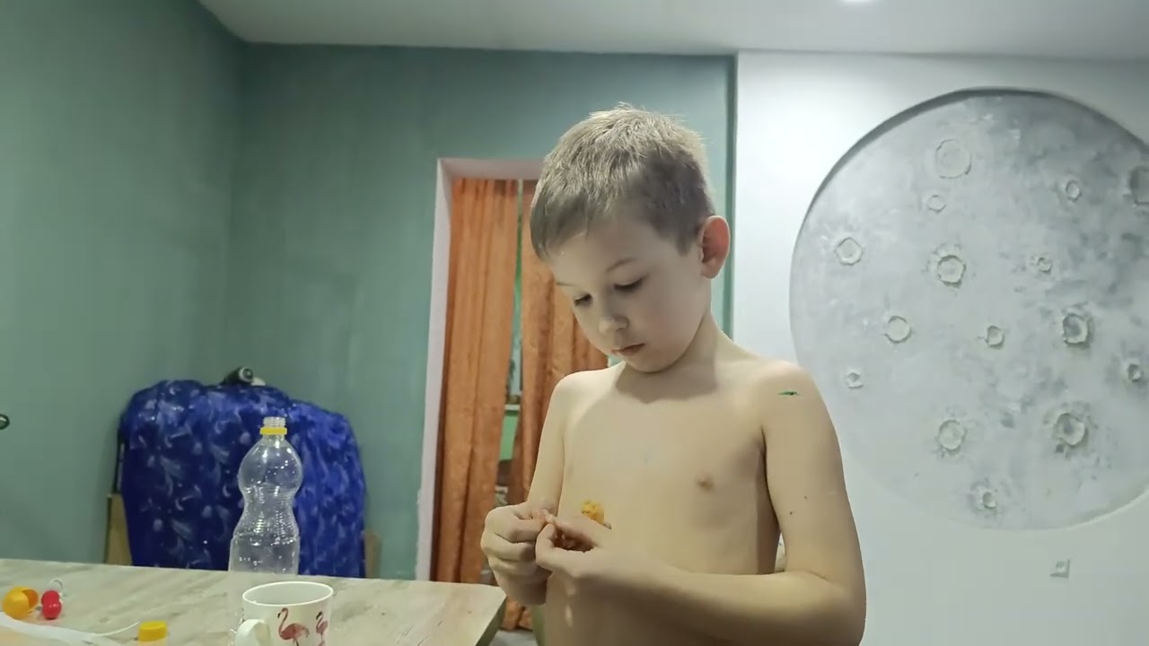 Марк Эммануэль рассказывает как он кушает креветки #маркэммануэль #топ 