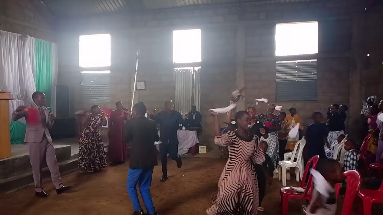 Mungu anapenda kuabudiwa na kusifiwa.
