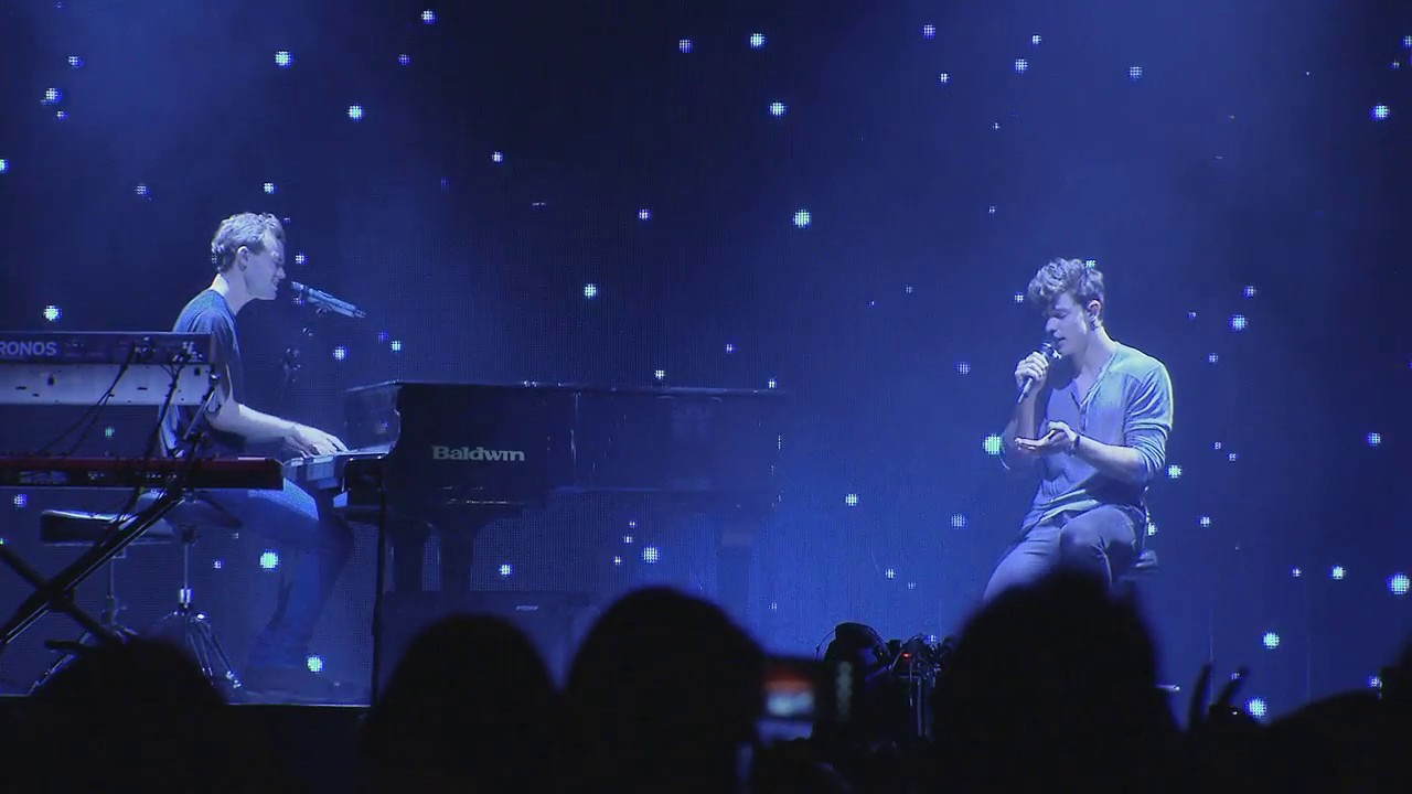 James TW & Shawn Mendes - Mashup at Air Canada Centre in Toronto