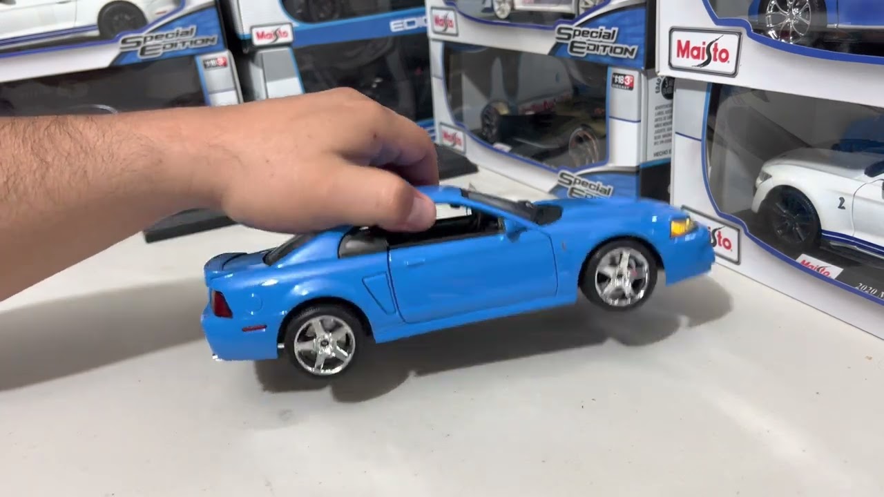 Unboxing Ford Mustang SVT cobra 2003 Maisto