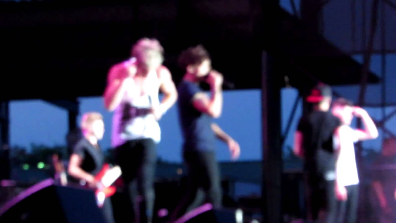 One Direction at Hershey Park - I Would