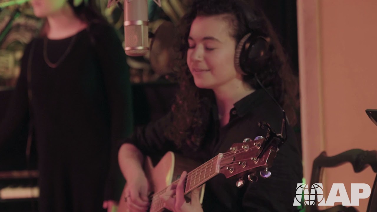 Flo Perlin - Hold Up Your Head Child (Live Sessions)