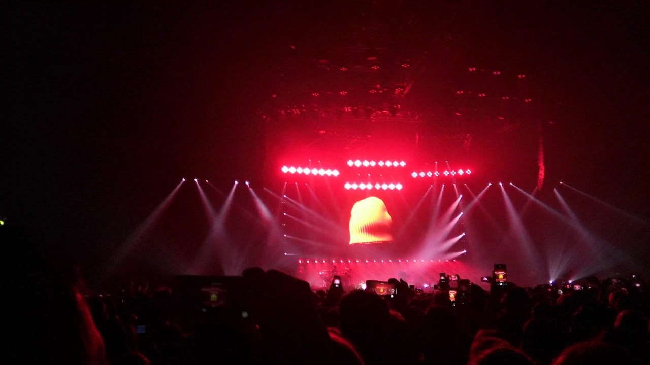 Twenty One Pilots - Stressed Out live @ Unipol Arena, Bologna, 21.02.2019