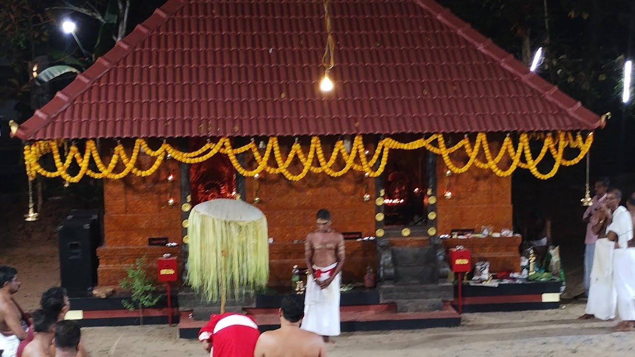 UKS VLOGS KAYARALAM is live കളിയാട്ടം#uksvlogskayaralam #kannur #theyyam