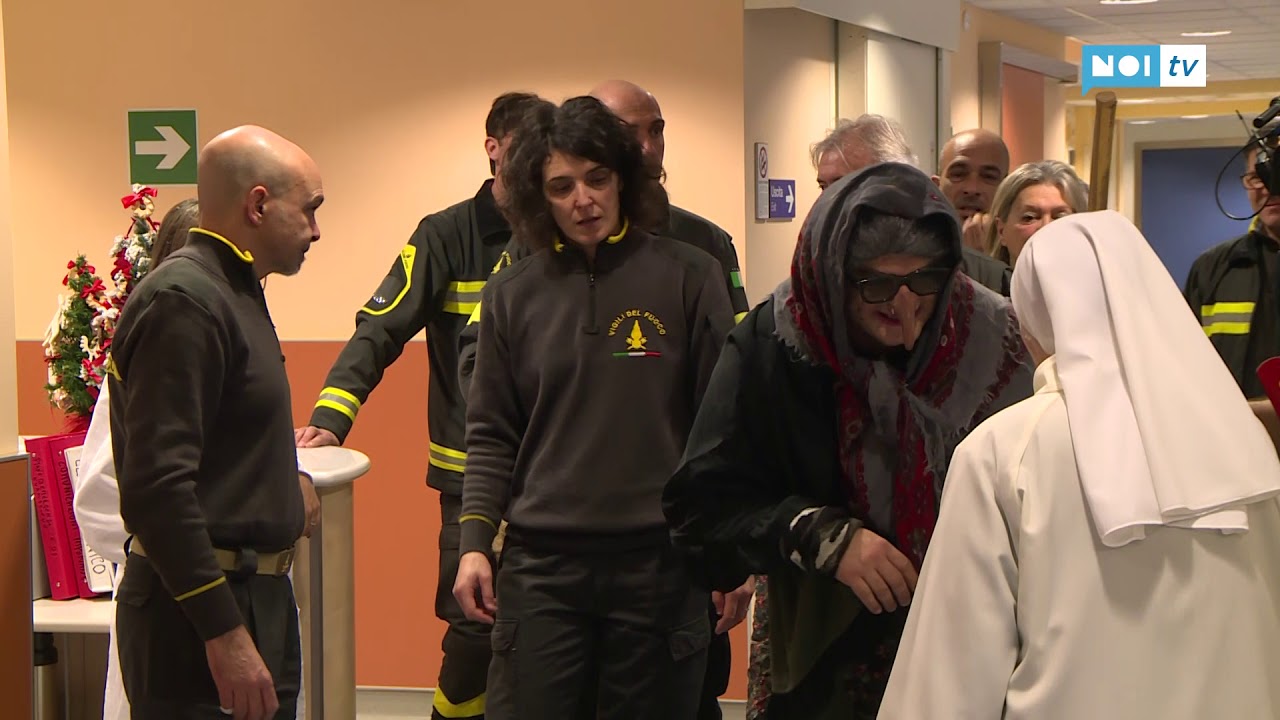 La Befana in visita ai piccoli ospiti della pediatria all'ospedale San Luca