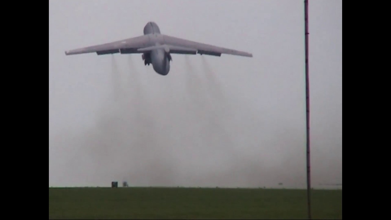 Lockheed C-141B Starlifter cargo plane Air display RIAT airshow 