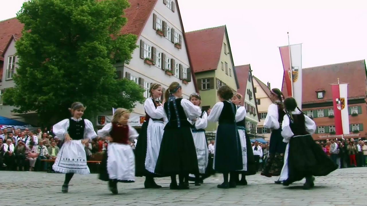 Kindertanzgruppe Wels: Sternpolka - Volkstanz vor der Schranne in Dinkelsbühl 2015