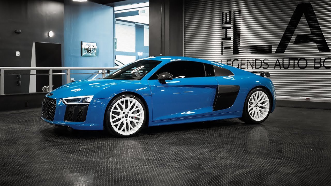 1 ИЗ 1 Audi R8 цвета «Лагуна Блю»