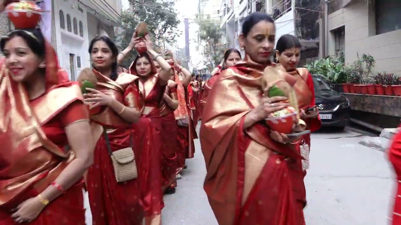 श्री वाल्मीकि रामायण जी की दिव्य कलश यात्रा