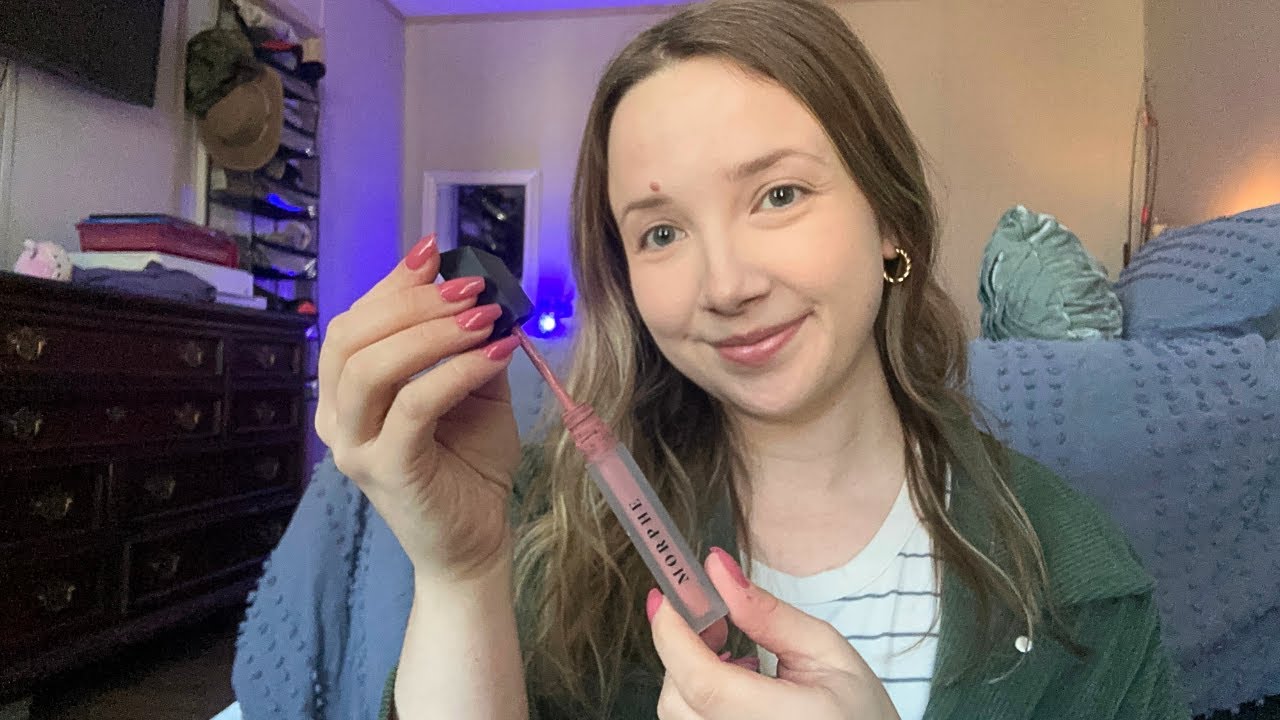 ASMR| Whats In My Makeup Bag 💄