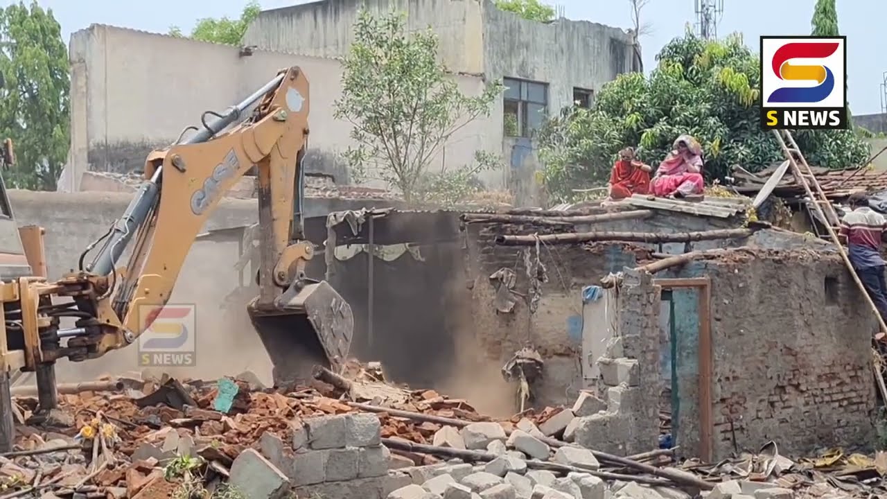 पेठवडगाव मधील ‘त्या’ घरांवर अखेर बुलडोझर