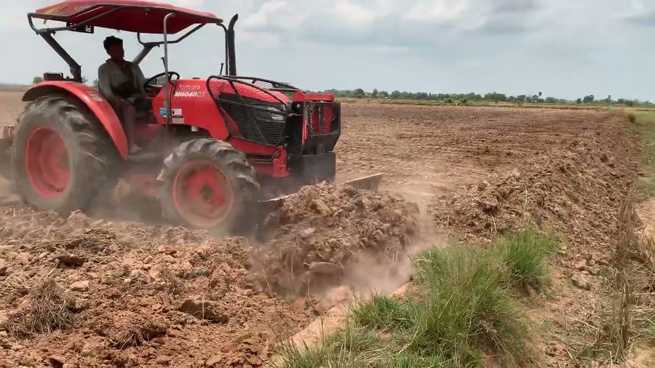Kubota M6040 in the Rice field_Kubota
