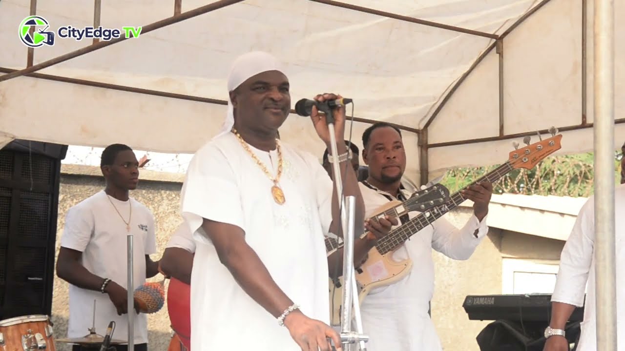 ALH ABASS AKANDE OBESERE LIVE ON STAGE AT CHIEF ADETAYO TAIWO & CHIEF ADEJARE KEHINDE LATINWO B’DAY