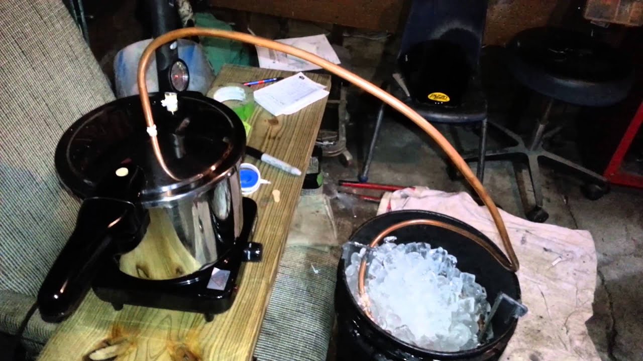 HOW TO BUILD A HOMEMADE MOONSHINE STILL !! (Drinking as she flows)