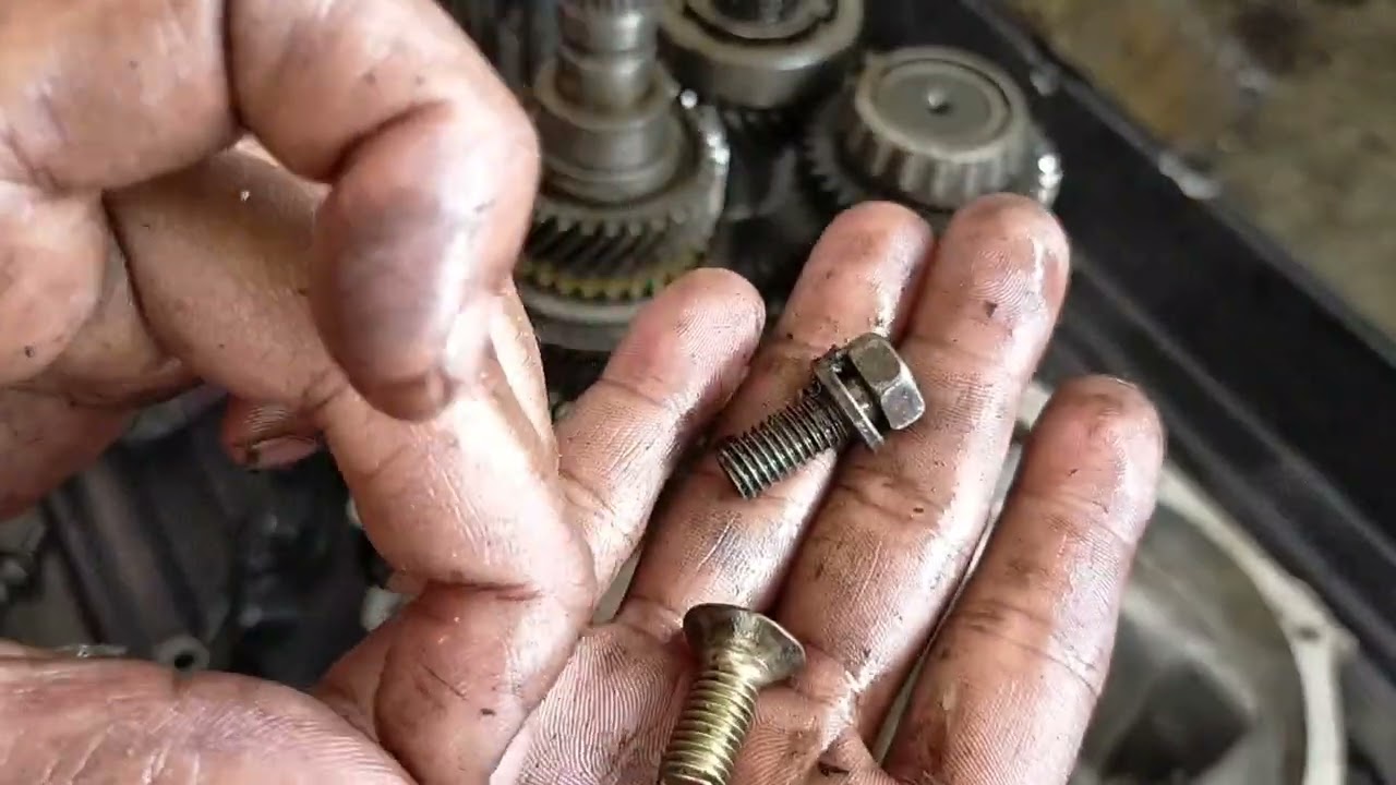 Belajar memasang kompenen gearbox proton wira