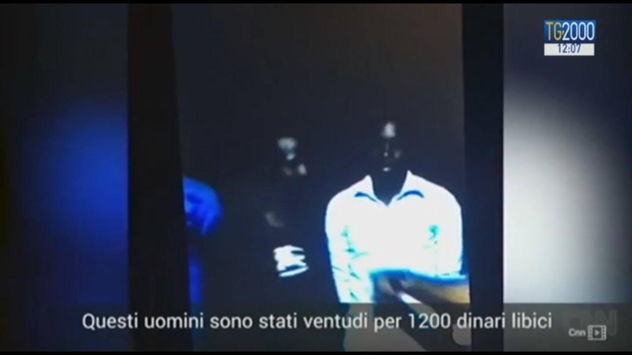 Migranti, in un video l'asta degli schiavi in Libia. Quanto vale un uomo?