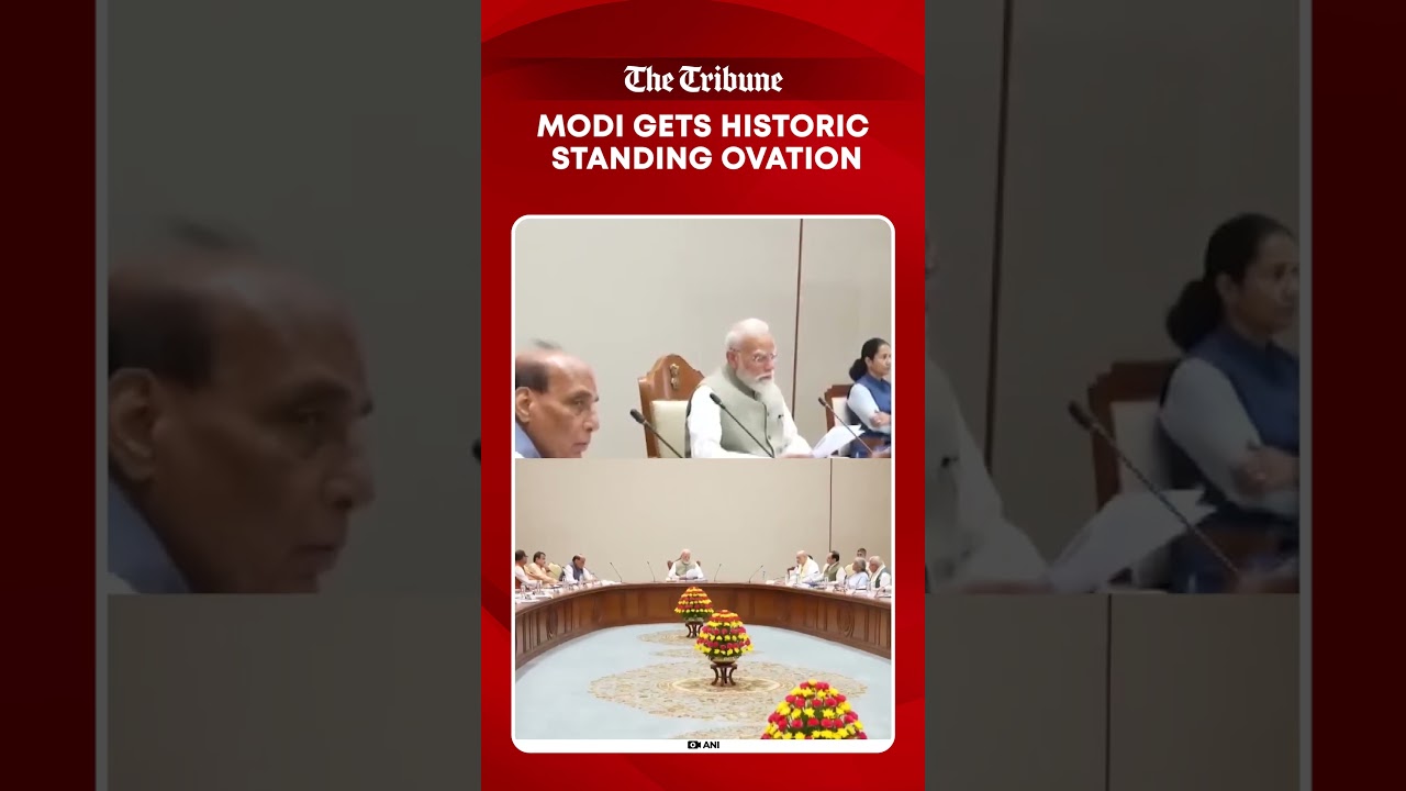 PM Modi Gets Standing Ovation From Cabinet After Becoming Longest Serving Elected PM