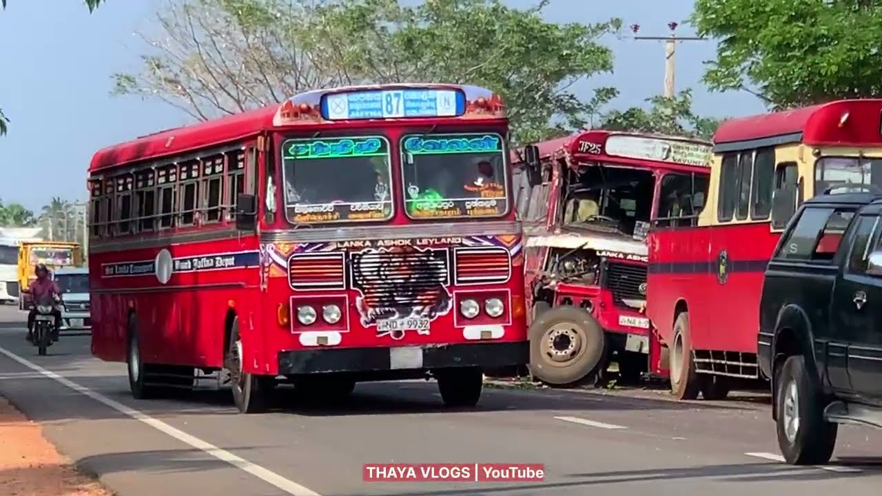 CTB பஸ்-டிப்பர் விபத்து.! மயிரிழையில் தப்பிய 40 பயணிகள் - கரடிப்போக்கு சந்தி கிளிநொச்சி நடந்தசம்பவம்