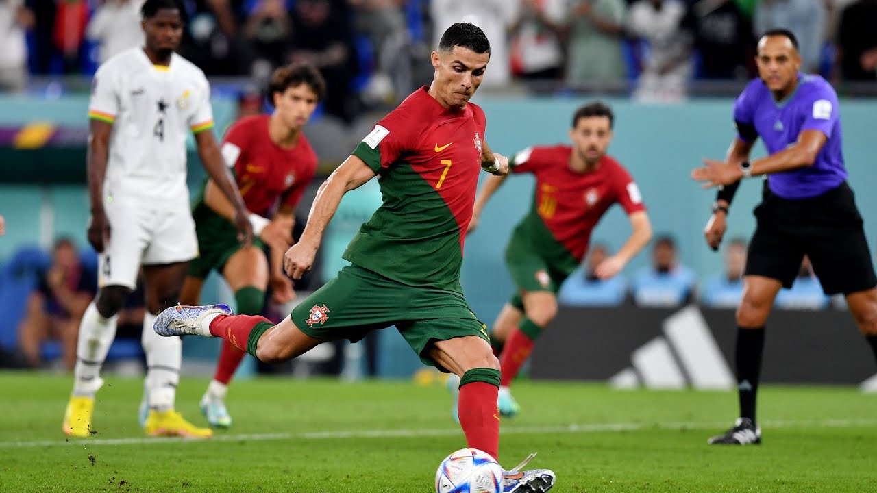 Cristiano Ronaldo’s Evolution: How He Changed His Game to Stay Relevant Through Every Era 🐐⚽