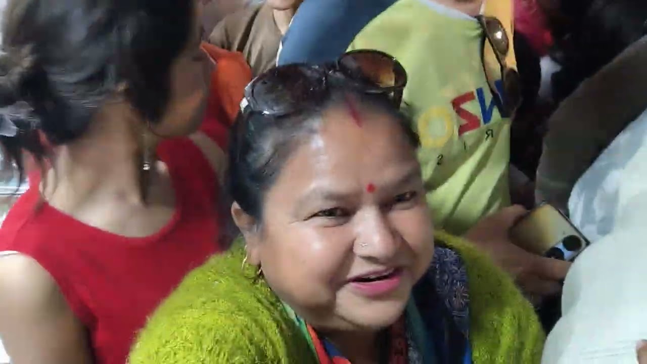 देहरादून में झंडा मेला वहां हो गयी भीड़ मे 20 रुपये लटक रहा था। 🤩#🤩#🤩