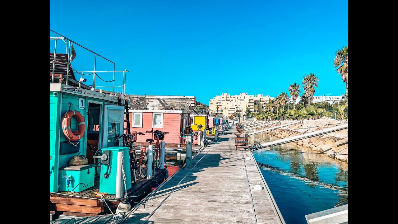 Boat Haus en Despierta Andalucía (Canal Sur)  | Casas Barco Frente al Peñón de Gibraltar
