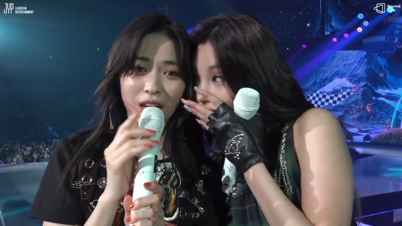 ITZY 1st World Tour Checkmate Performing 