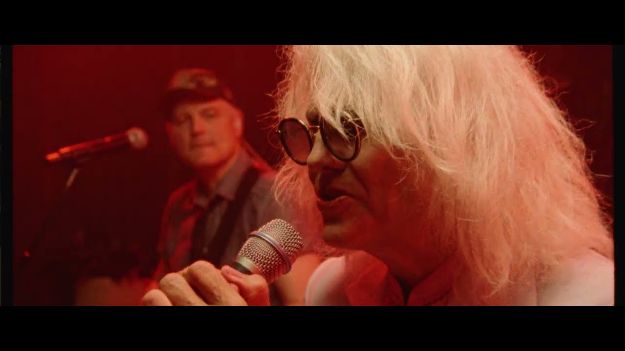 Michele Bettencourt and Vampire Time - Everybody Loves A Circus (Live)