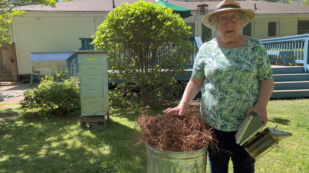 Beekeeper Tip: Manage your Smoker Fuel