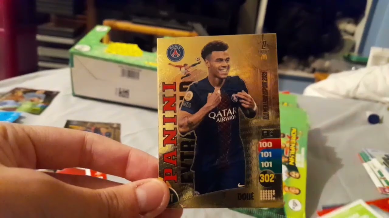 Ouverture de carte panini adrenalyn ligue 1 2025 2026.