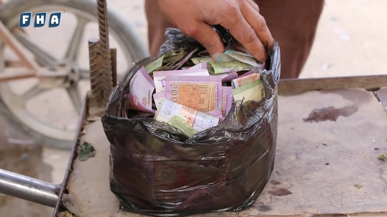 يعاني سكان مدينة رأس العين من الهبوط الحاد في الليرة السورية والذي أثر بدوره في ارتفاع أسعار المواد