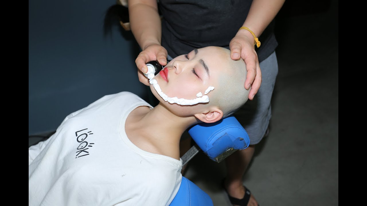 fhaircut-1048 headshave 坊主頭に剃る 剃光头 haircut BOB 剪短发 短髪にする  perm hair 断发 Rasierten Kopf   Tête rasée