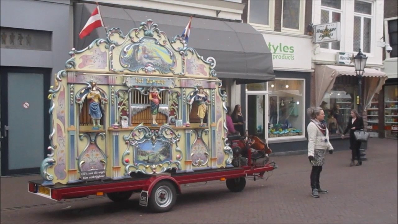 Dutch Street Organ Playing in Gouda