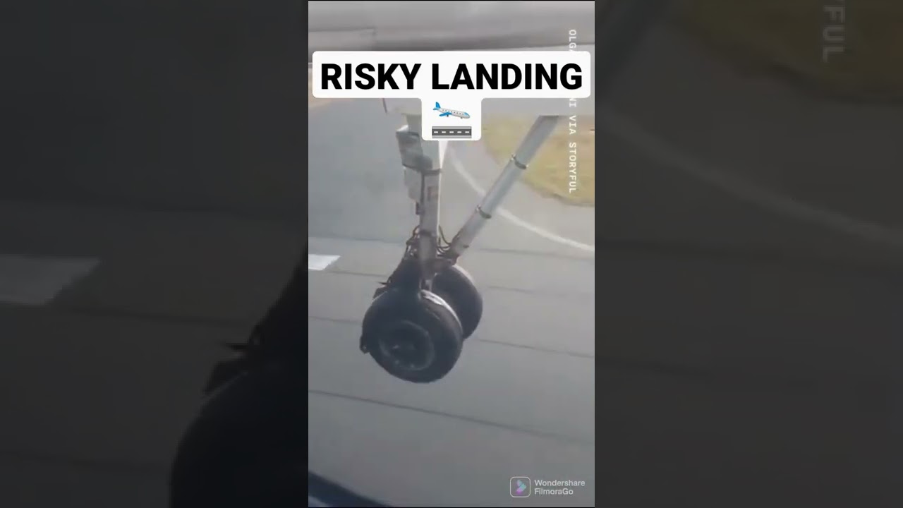 Airplane Damaged tyre landing 🛬#shorts #airplane #technology #mechanism