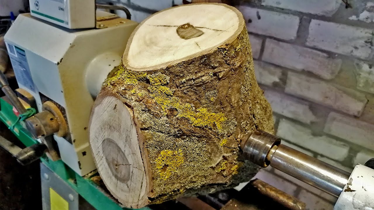 Woodturning - Walnut Log into a Natural Edge Bowl