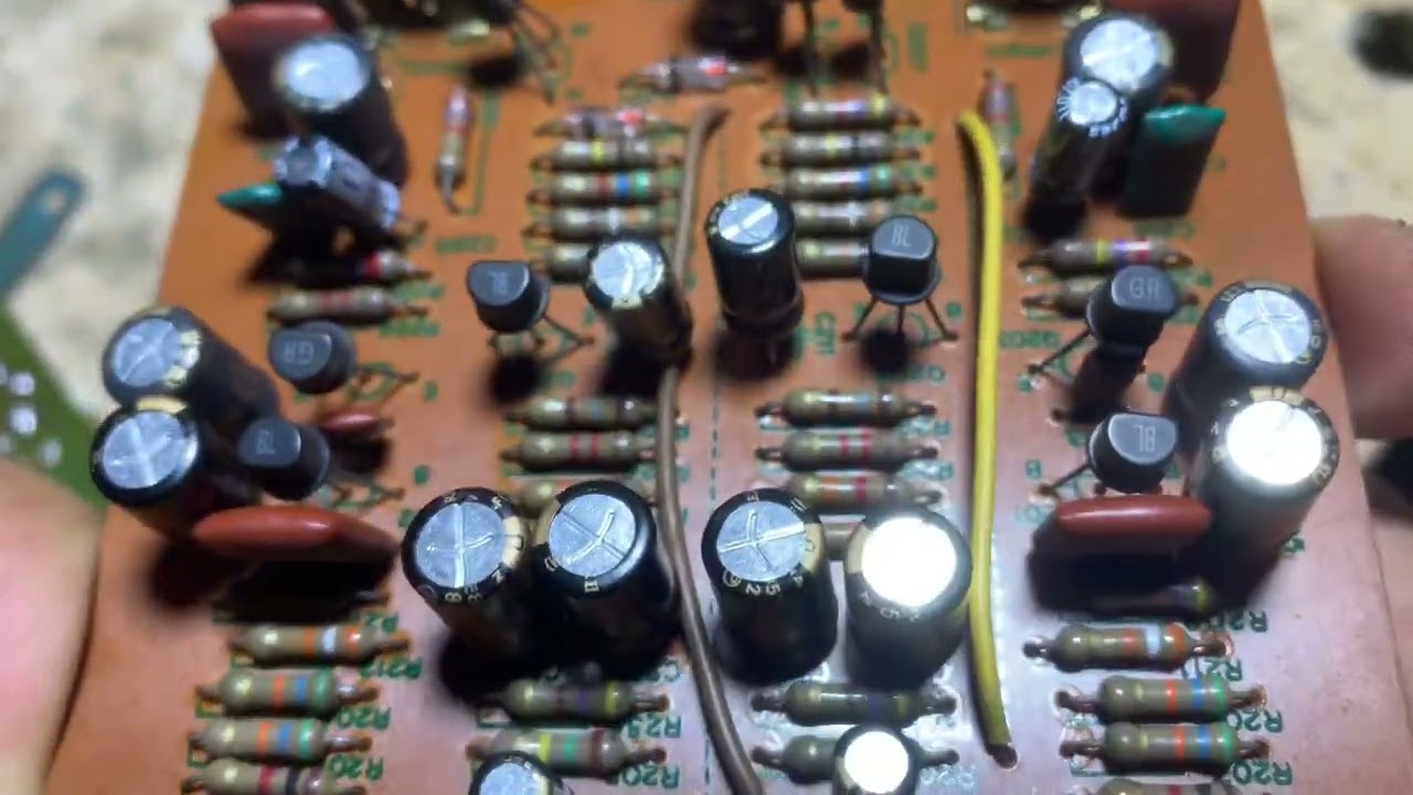Teac A-7400 Kiểm tra, thay thế linh kiện kém chất lượng và cân chỉnh máy!