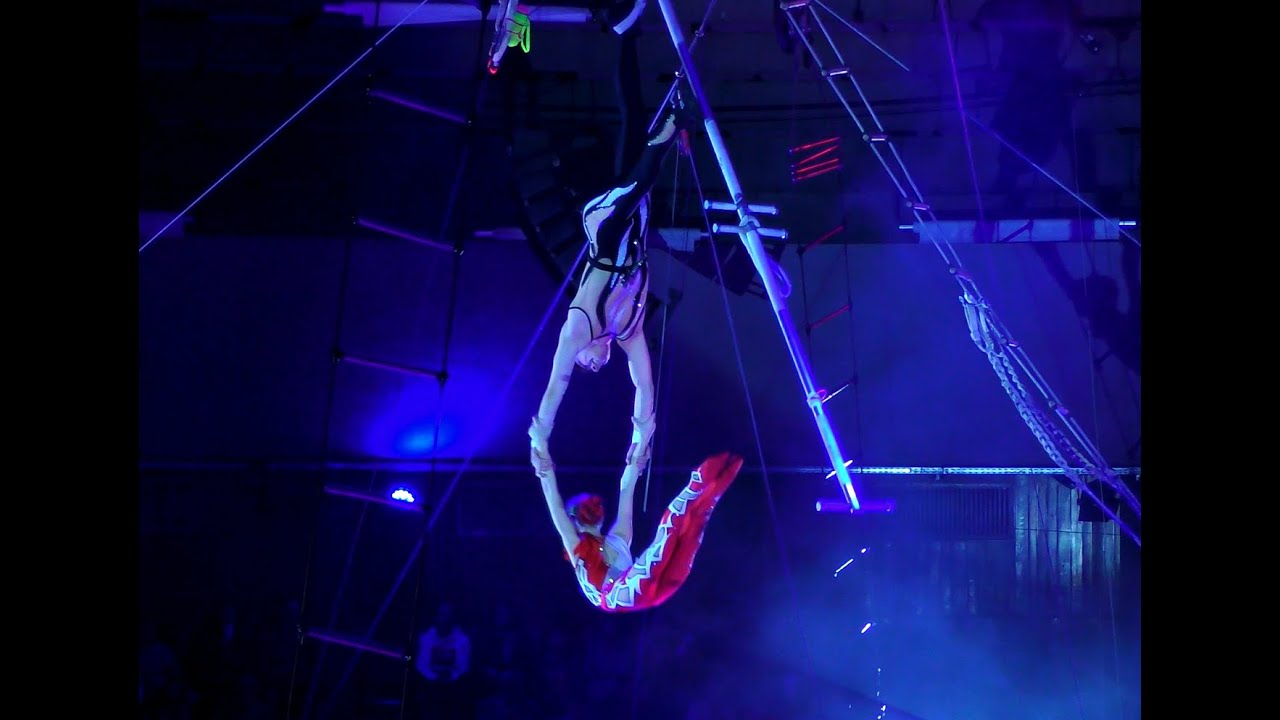 Bambook - 15.Budapest Circusfestival - hanging perche act
