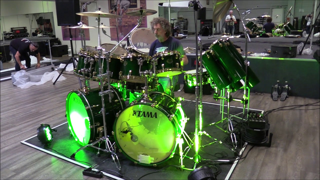 Dans les coulisses avec Simon Phillips chez BUDDY DRUM SHOP