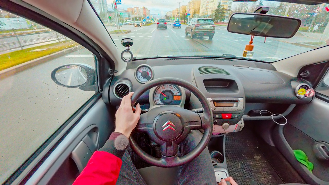 Test-Drive on a Citroen C1 I 1.0 Toyota 1KR-FE (68 hp) - POV Driving Through the City