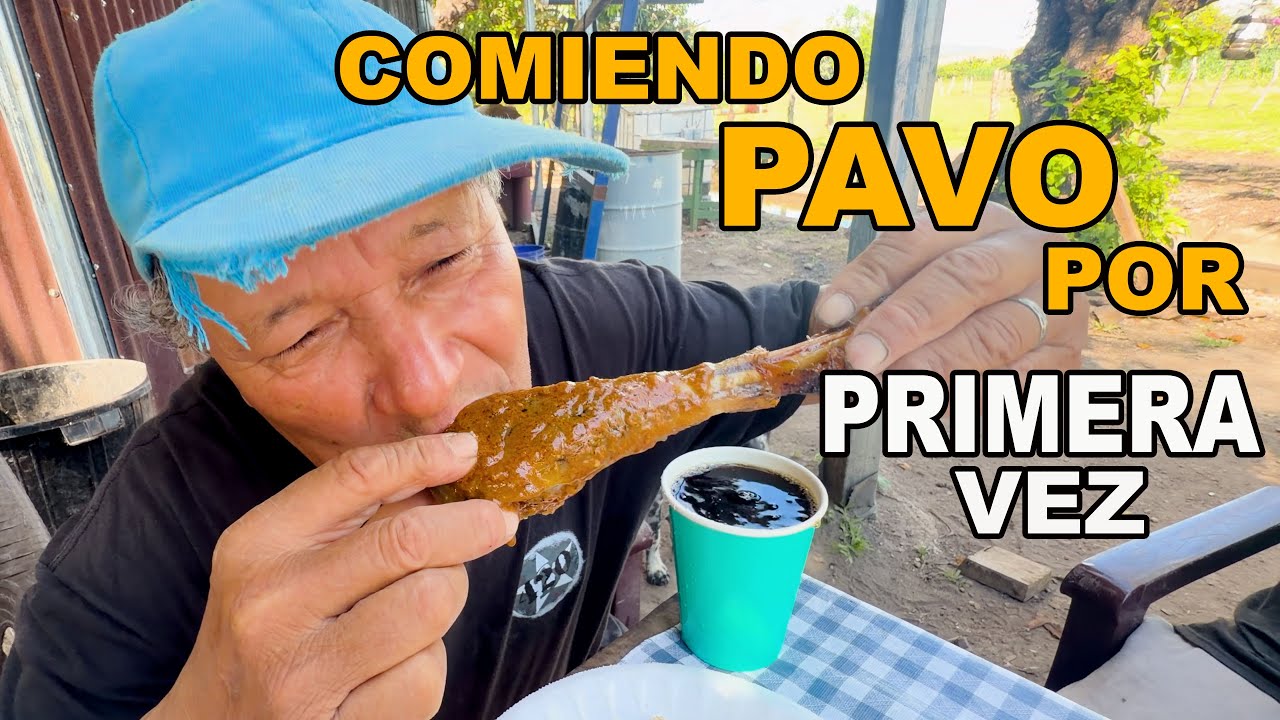 COMIENDO PAVO POR PRIMERA VEZ GILBERTO Y DON JULIÁN EN LA FINCA DEL PATECHUCHO