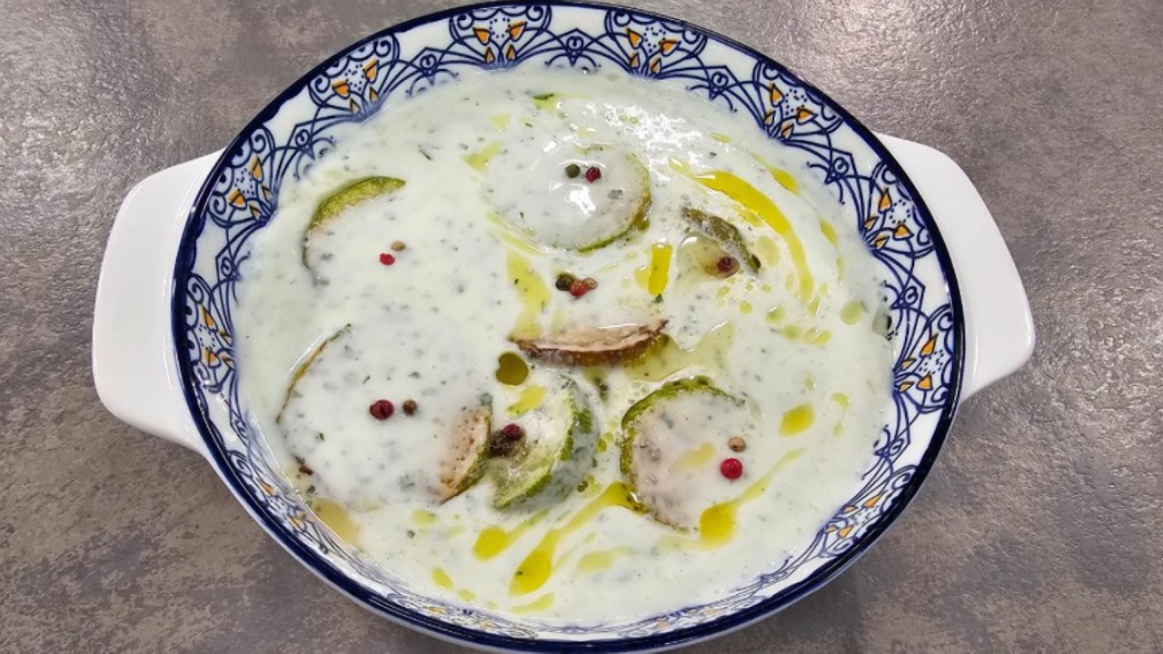 Rreze Dielli - Kunguj me kefir dhe hudhër nga zonja Albana / Super shije, një tarator special