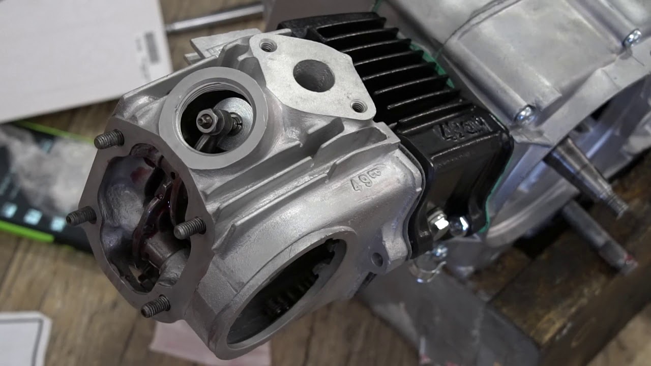 Vintage 1968 Honda Z50 Mini Trail Top End installation Onto Engine (Basic Video)